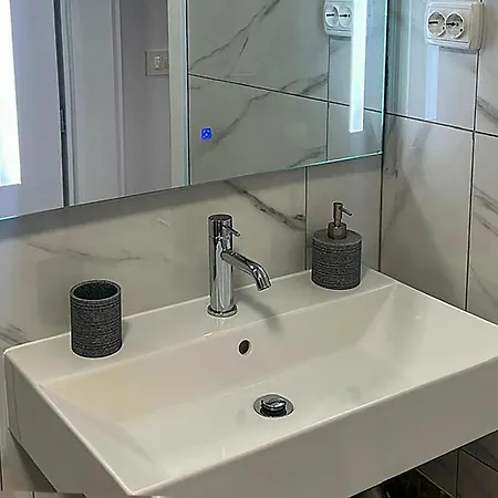2 Bedroom Awesome In