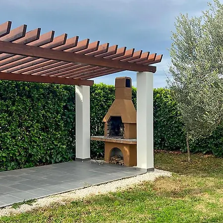2 Bedroom Awesome In Fazana
